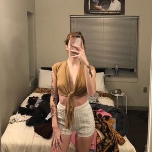 Shirt that can be worn different ways 🌹